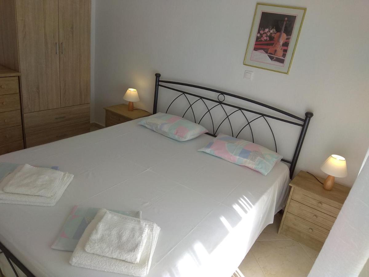 Emerald Apartment With Sea View Kриопиги Екстериор снимка