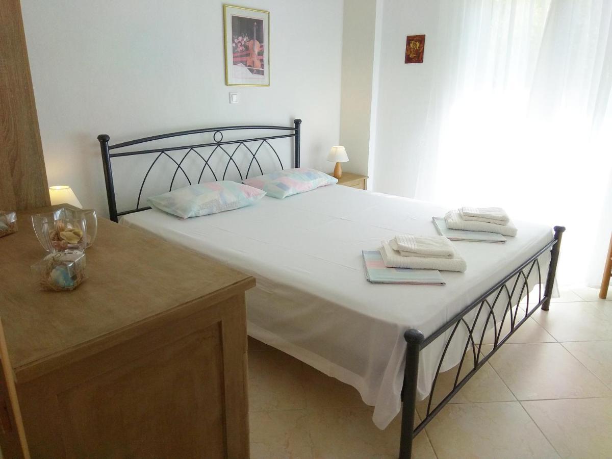 Emerald Apartment With Sea View Kриопиги Екстериор снимка