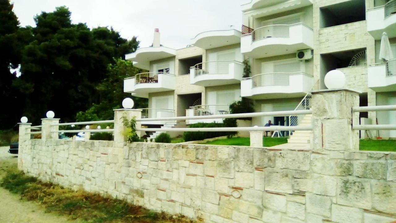 Emerald Apartment With Sea View Kриопиги Екстериор снимка