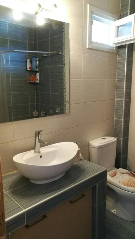 Emerald Apartment With Sea View Kриопиги Екстериор снимка